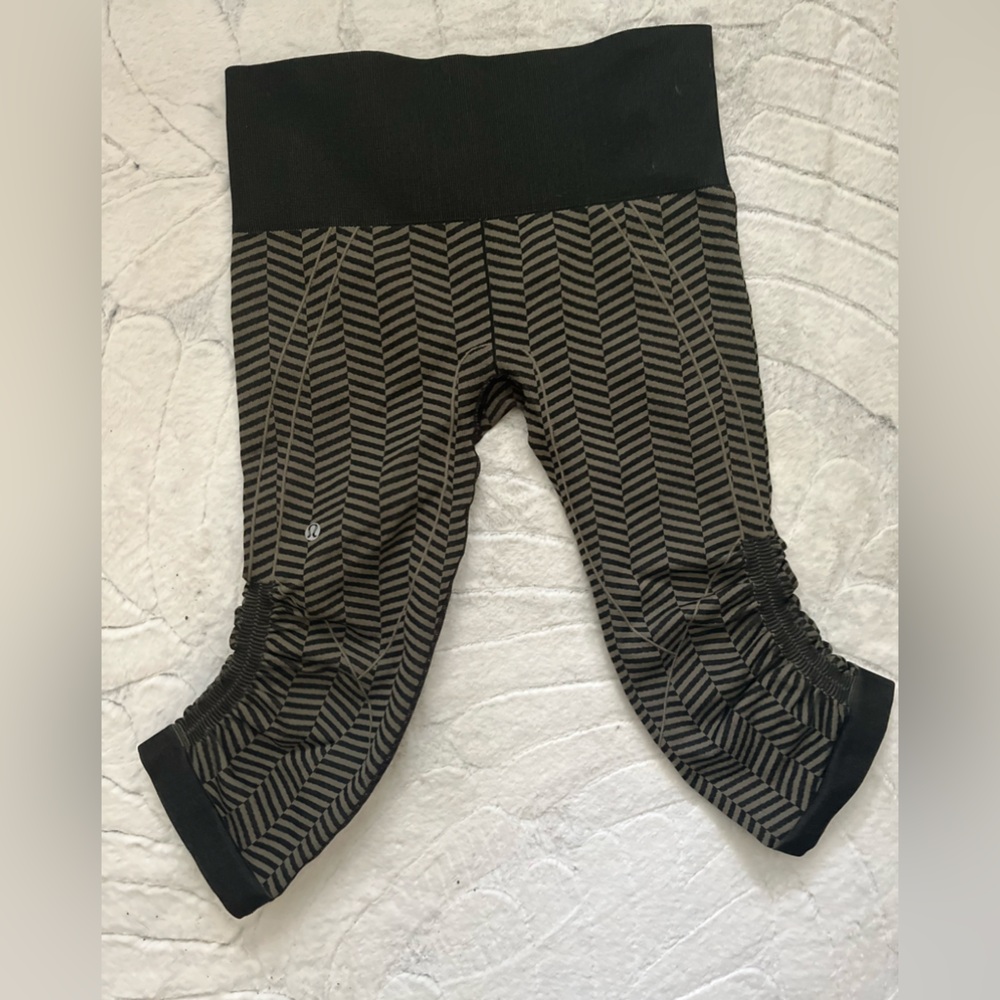 Lululemon in the flow crop ll Leggins